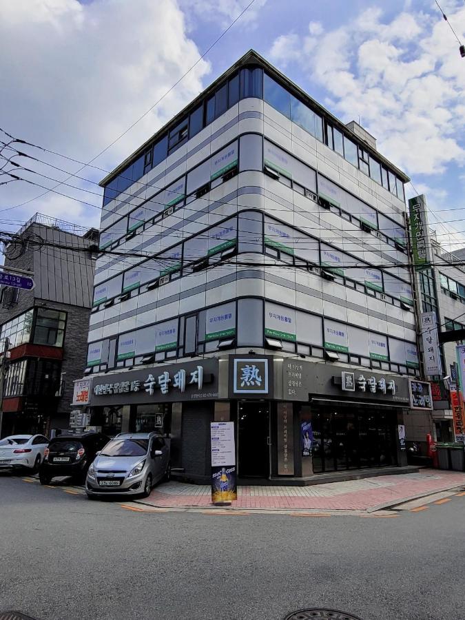 Lottetower Rainbow House Hotel Seoul Exterior photo